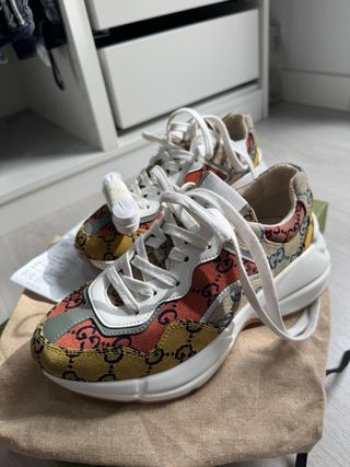Zapatillas Gucci Beige y Rojo