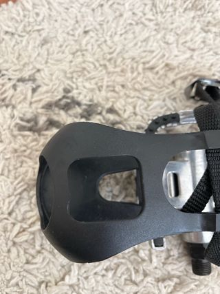 Pedales de bicicleta con correas