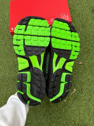 Nike Zoom Vomero 5 SE Talla 43