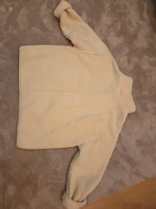 Jersey polar beige con cremallera. Medida grande