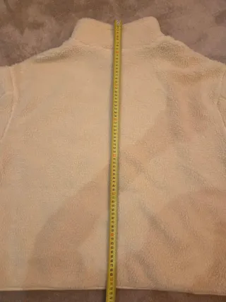 Jersey polar beige con cremallera. Medida grande