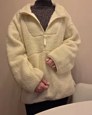 Jersey polar beige con cremallera. Medida grande