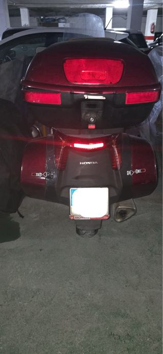 Honda NT700V Deauville Rojo