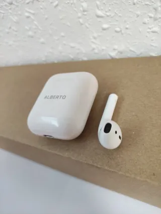 Estuche de carga 2a generación + 1 Airpod.