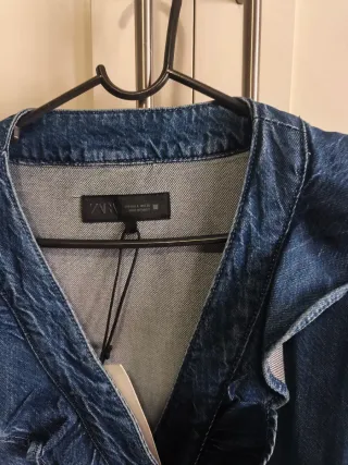 Camisa vaquera Zara volantes talla L