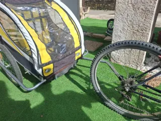 Carro-remolque bici 2 niños. En Pinilla del Valle
