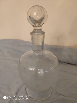Caraffa in vetro vintage per liquori