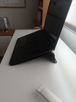 Soporte portátil Ikea negro