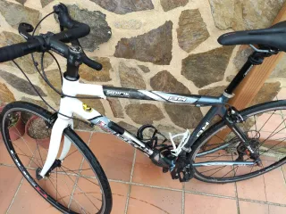 Bicicleta de carretera BH