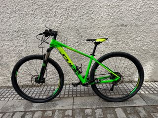 Bicicleta Cube 29 Verde