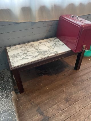 Mesa de centro de madera y mármol