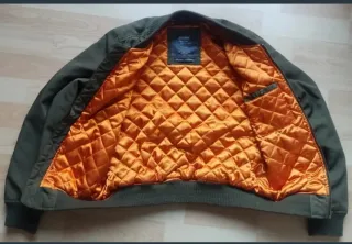 Chaqueta Bomber Bershka + 2 Suéteres Verde