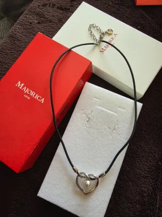 Collar Majorica cuero corazón y perla