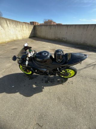 Se vende kawasaki ninja 636 2006 con muchos extras