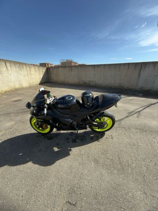 Se vende kawasaki ninja 636 2006 con muchos extras