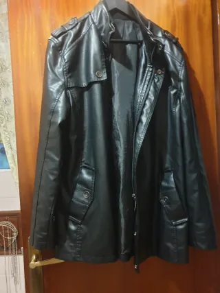 Chaquetón hombre símil cuero negro