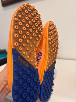 Botas de fútbol para césped artificial