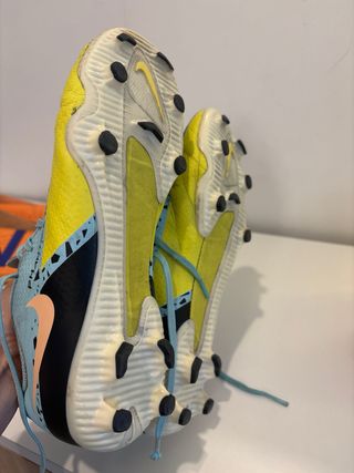 Botas de fútbol para césped artificial