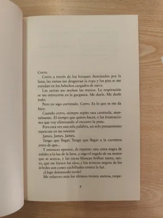 En un bosque muy oscuro (Spanish Edition)