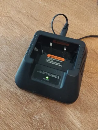 Cargador Baofeng y radios similares, +en mi perfil