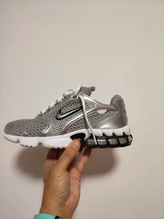 T40 Nike Air Zoom Spiridon Cage 2 plateadas