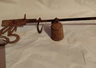 Balanza romana antigua de hierro