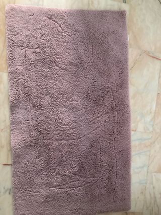 Alfombra rosa poliéster