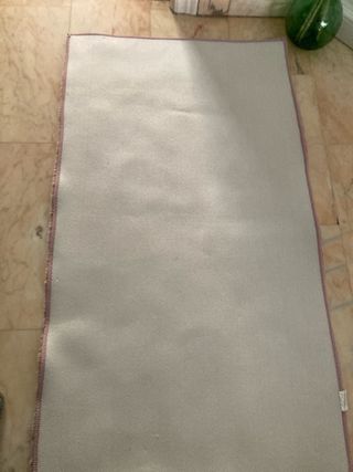 Alfombra rosa poliéster
