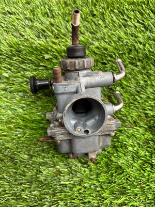 Carburador Mikuni para motos de 80cc 2T.