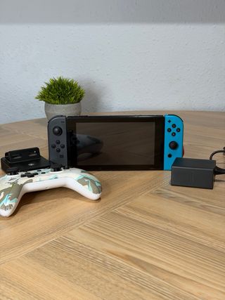 Nintendo Switch + Mando + Mini Dock