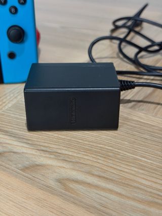 Nintendo Switch + Mando + Mini Dock