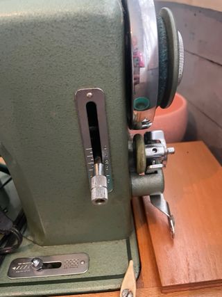 Máquina de coser Refrey Preferida