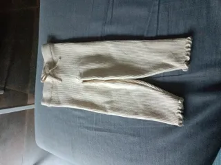 Lote 3 camisetas y 1 pantalón talla 6-9 meses.