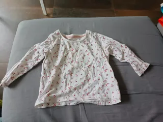 Lote 3 camisetas y 1 pantalón talla 6-9 meses.