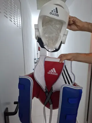 Protecciones Taekwondo Adidas Casco y Peto