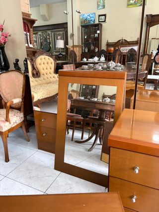 Armario con cómoda y 2 mesitas