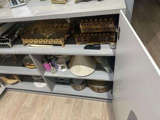 Mueble de salón moderno blanco y madera