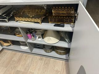 Mueble de salón moderno blanco y madera