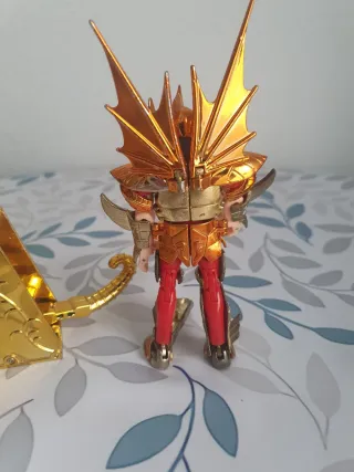 Figura Saint Seiya kanon dragon de los mares 1988