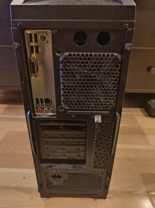 PC torre MSI H110M PRO-D + fuente Antec 550W