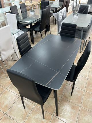MESA DE COMEDOR + 4 SILLAS EFECTO MARMOL