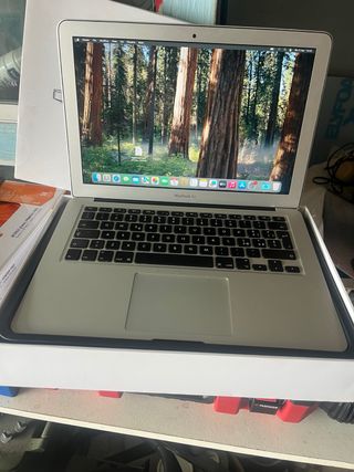 MacBook Air 13” sequoia