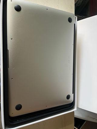 MacBook Air 13” sequoia