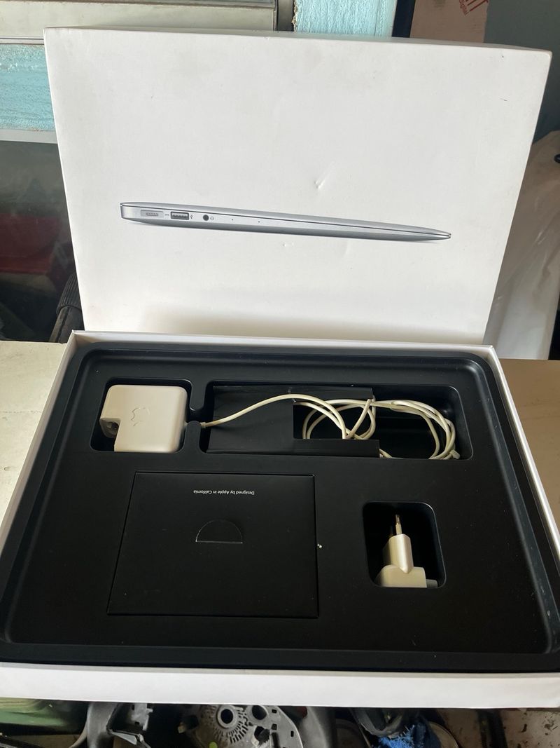 MacBook Air 13” sequoia afbeelding 4