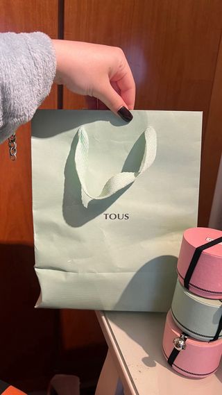 4 cajitas Tous y 2 bolsas tela