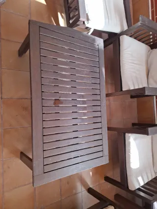 Mesa  Sillas banco dos sillones y 2 mesas de Jardí