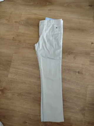 Pantalón Hackett niños beige. Talla 9-10 años