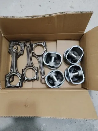 Pistones y bielas 1.8 Turbo.