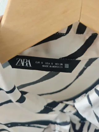 Camisa de raso con estampado de cebra