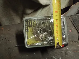 Focos para moto redondo antiguo y cuadrado moderno